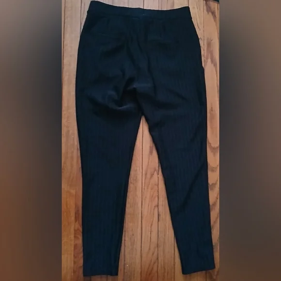 Kay Unger NY - Women's Black, Striped Pull On Skinny Stretch Pants. Size Medium - Picture 9 of 9